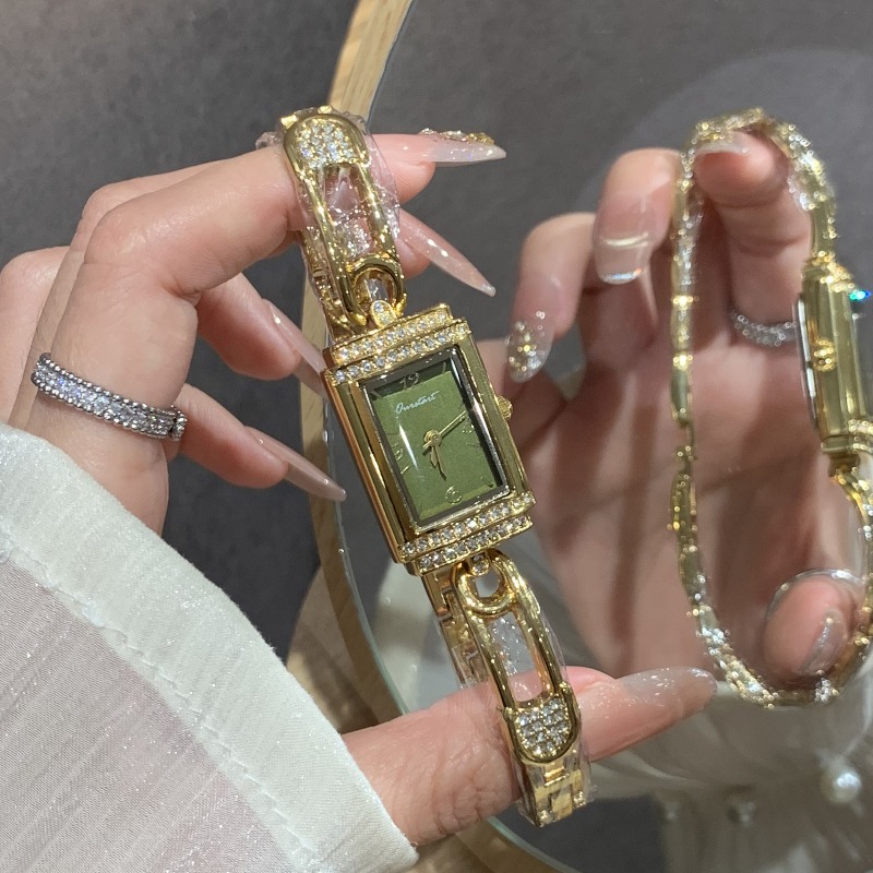 Small pin old money style hand - đánh giá và giá Luxury Watch Value
